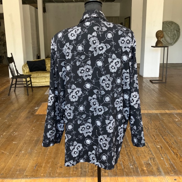 Black and white botanical/floral  oversize blazer - Picture 5 of 9
